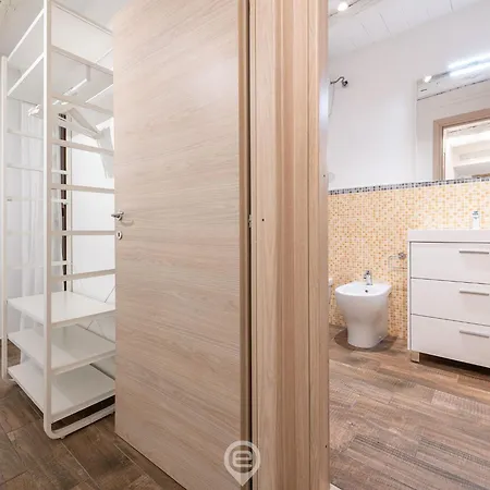 Cosmopolitan Retreat דירה